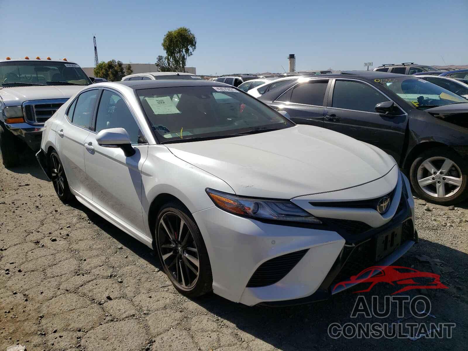 TOYOTA CAMRY 2018 - 4T1B61HK8JU027133