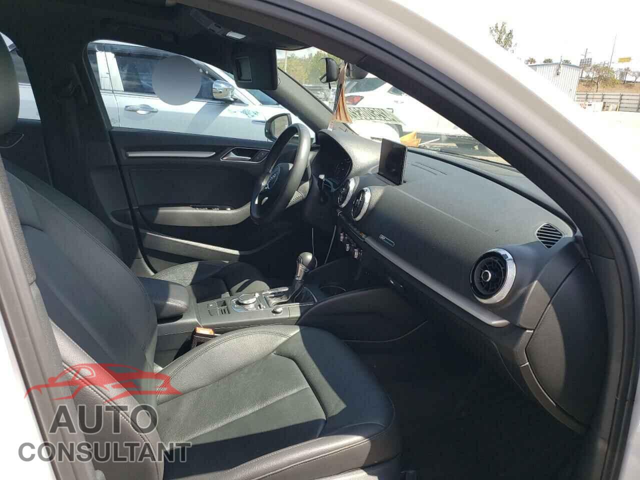 AUDI A3 2019 - WAUAUGFFXK1012275