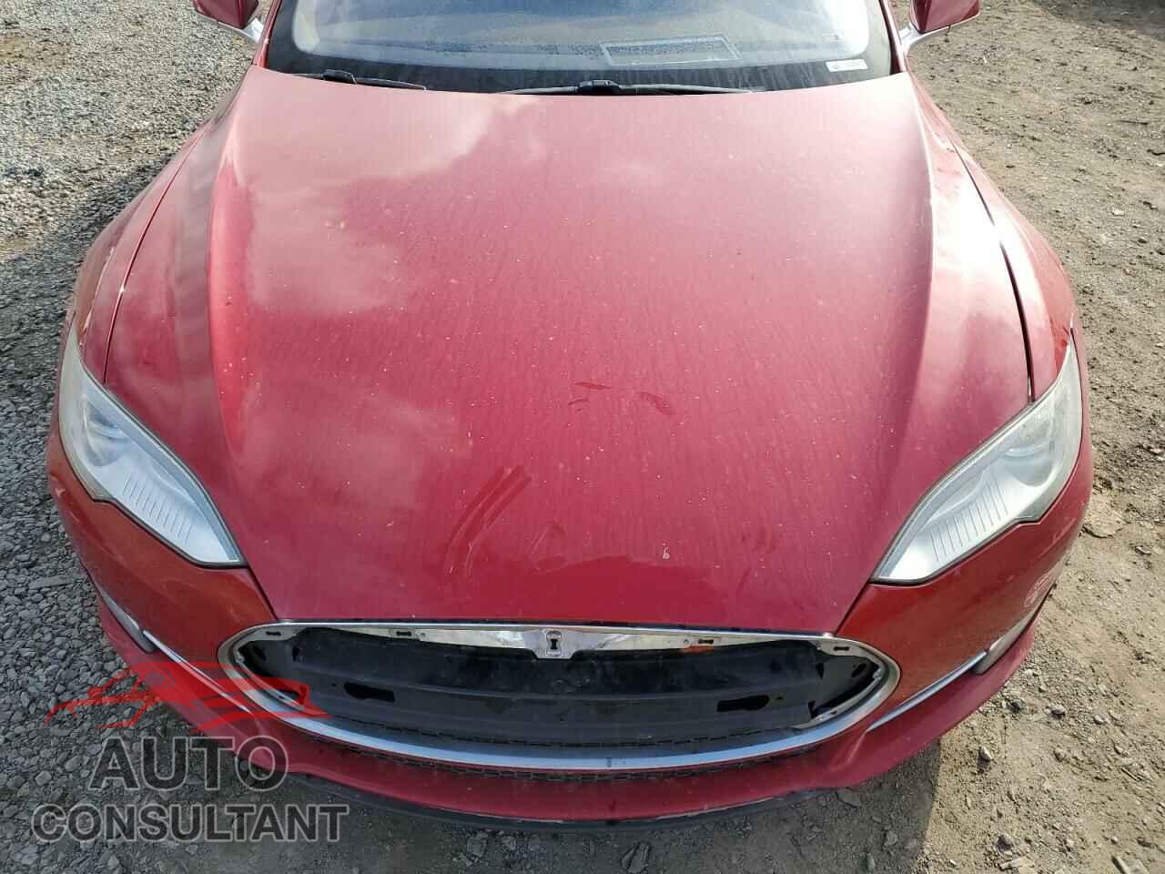 TESLA MODEL S 2013 - 5YJSA1CN5DFP12126