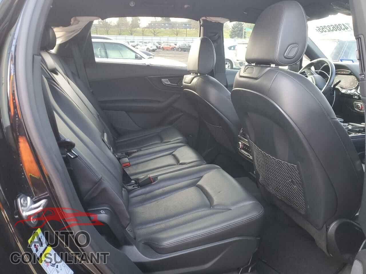 AUDI Q7 2018 - WA1VAAF7XJD038126