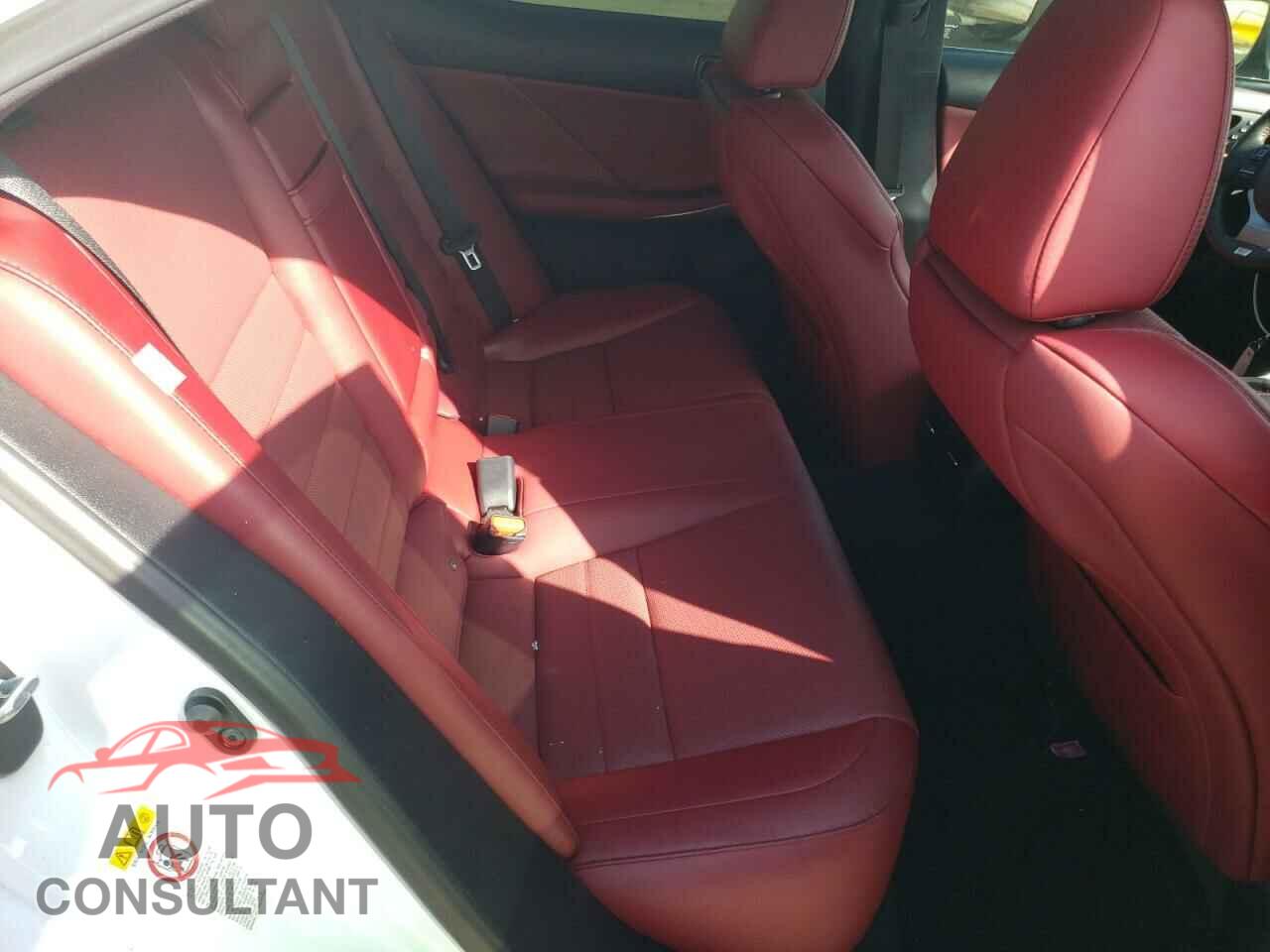 LEXUS IS 2018 - JTHBA1D25J5068837