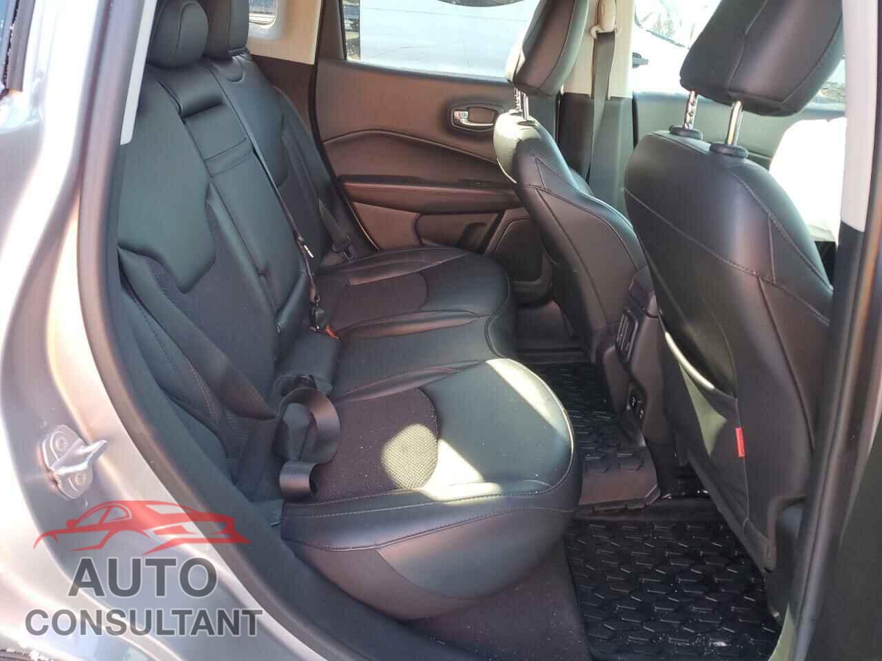 JEEP COMPASS 2019 - 3C4NJDDB8KT620459