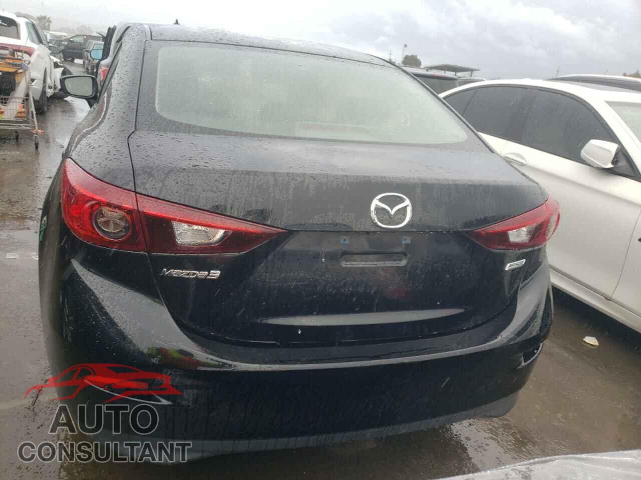 MAZDA 3 2018 - 3MZBN1U70JM221147