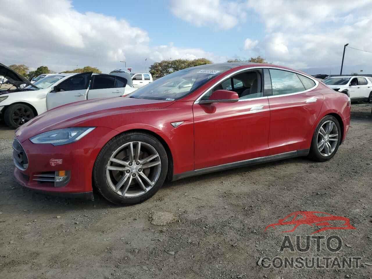 TESLA MODEL S 2013 - 5YJSA1CN5DFP12126