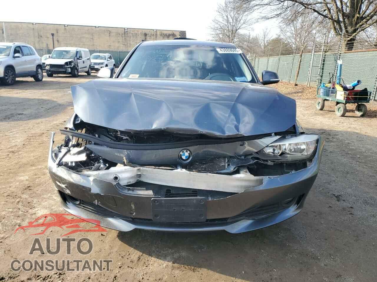 BMW 3 SERIES 2013 - WBA3C3C58DF981661