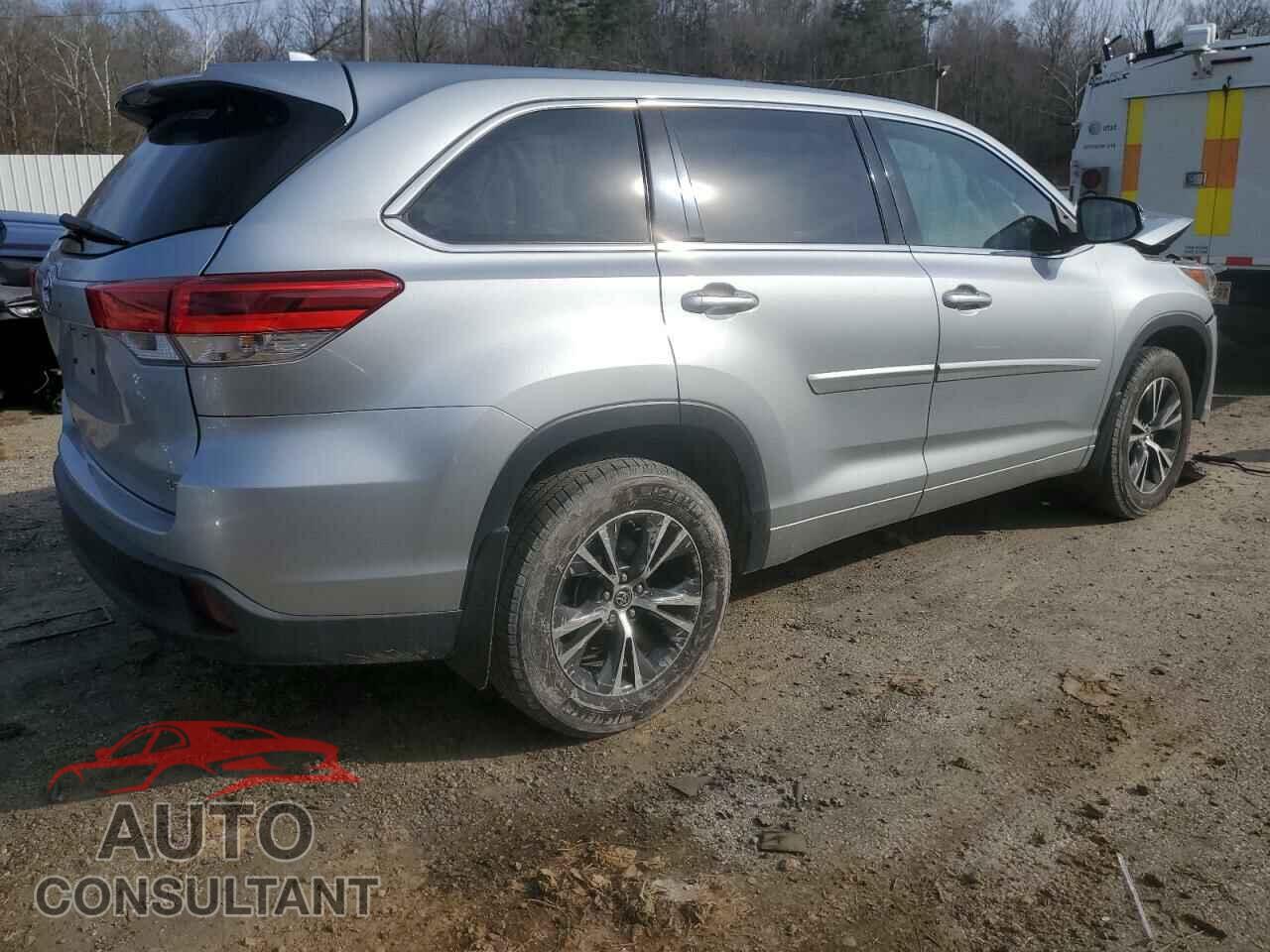 TOYOTA HIGHLANDER 2018 - 5TDZZRFH2JS275947