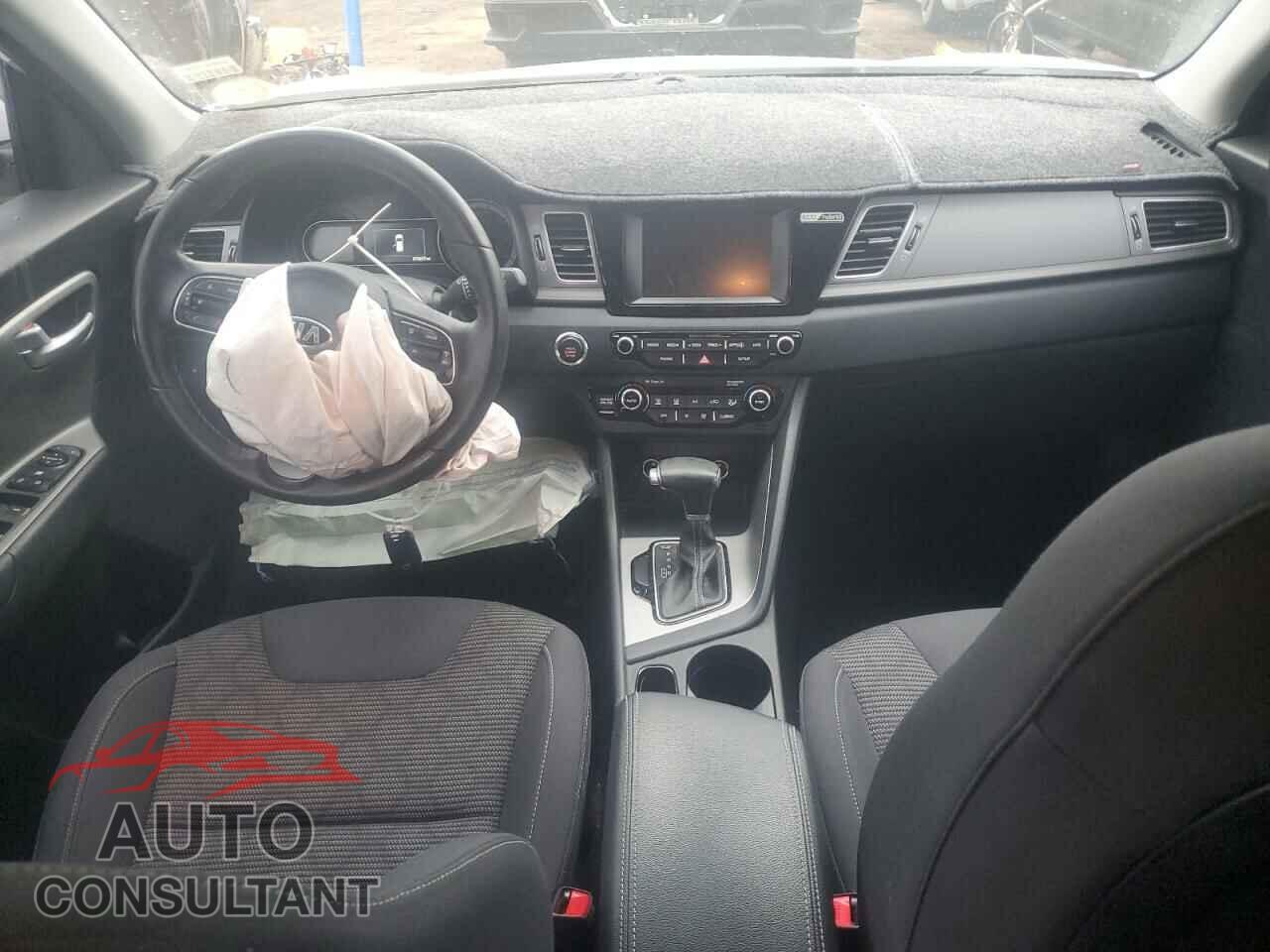 KIA NIRO 2017 - KNDCB3LC8H5075610