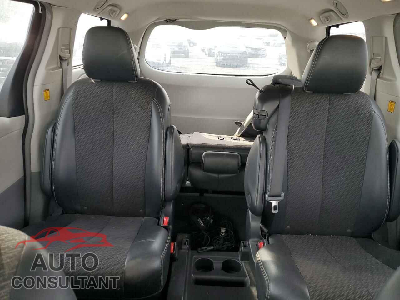 TOYOTA SIENNA 2012 - 5TDXK3DC9CS183074