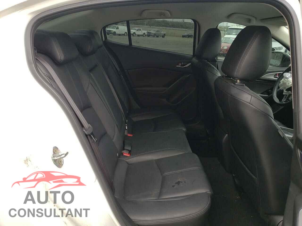 MAZDA 3 2017 - JM1BN1V78H1102531