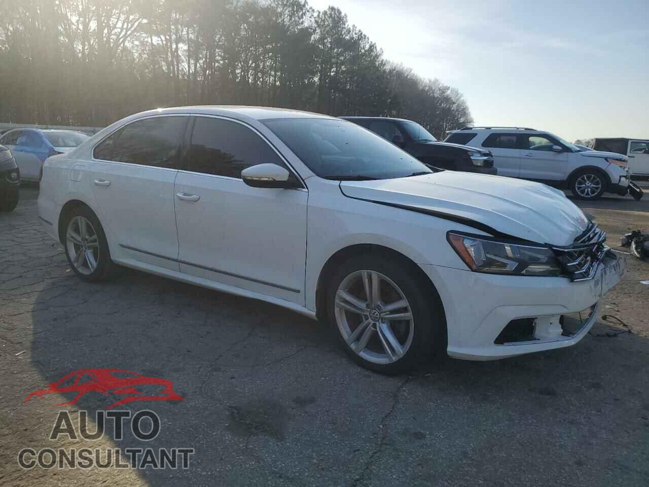 VOLKSWAGEN PASSAT 2017 - 1VWAT7A37HC065352