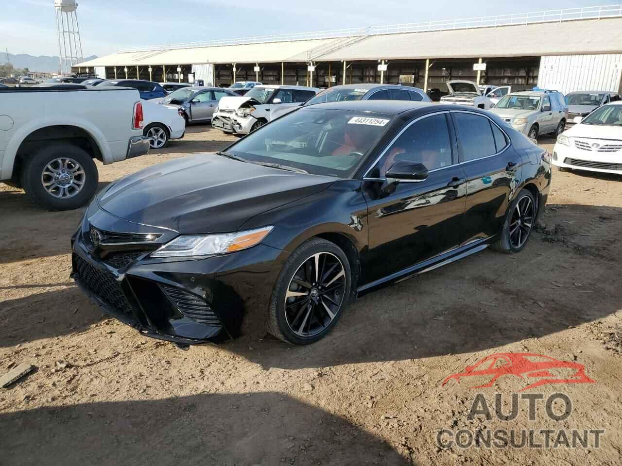 TOYOTA CAMRY 2018 - 4T1B61HK3JU012409