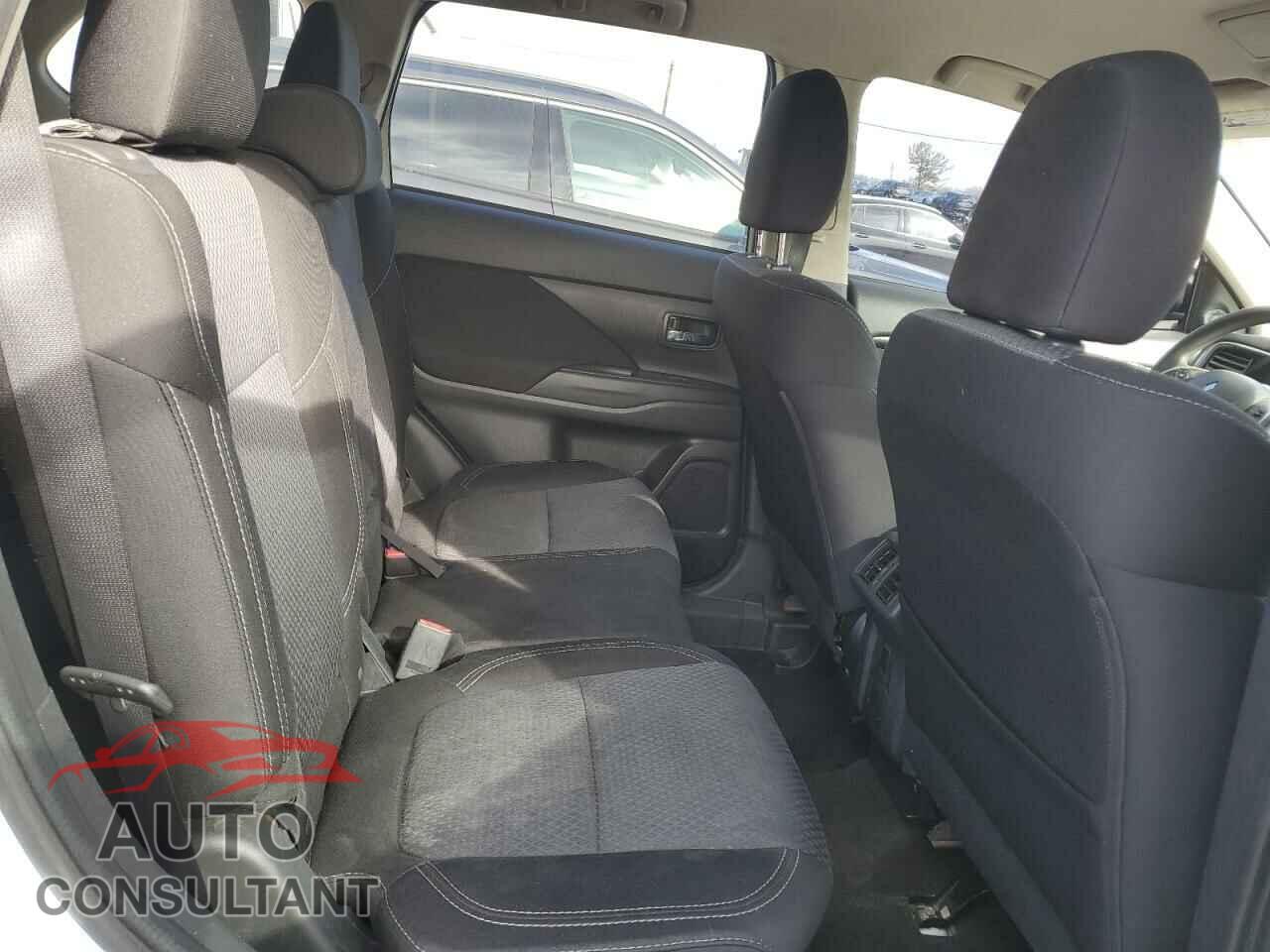 MITSUBISHI OUTLANDER 2020 - JA4AD2A34LZ045255