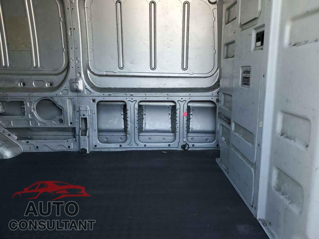 FORD TRANSIT 2017 - 1FTYR2CM9HKA71247