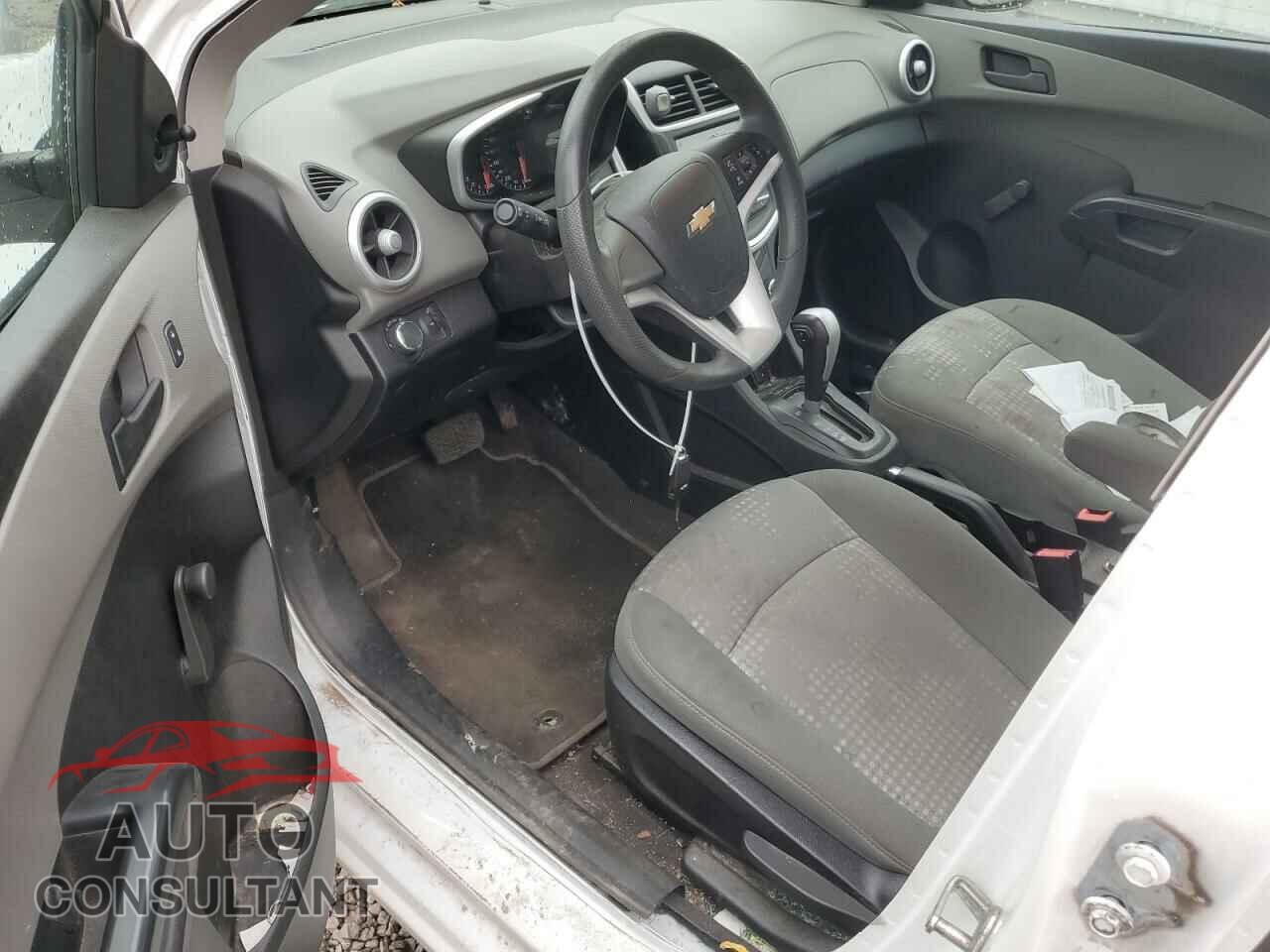 CHEVROLET SONIC 2017 - 1G1JB5SH8H4135738