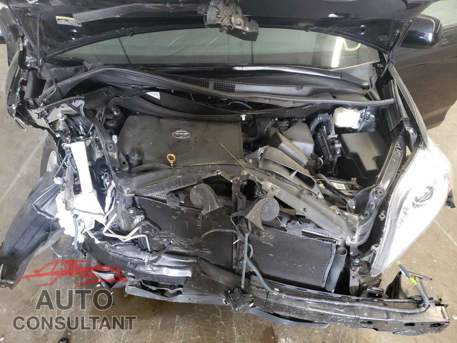 TOYOTA SIENNA 2018 - 5TDKZ3DC7JS912191