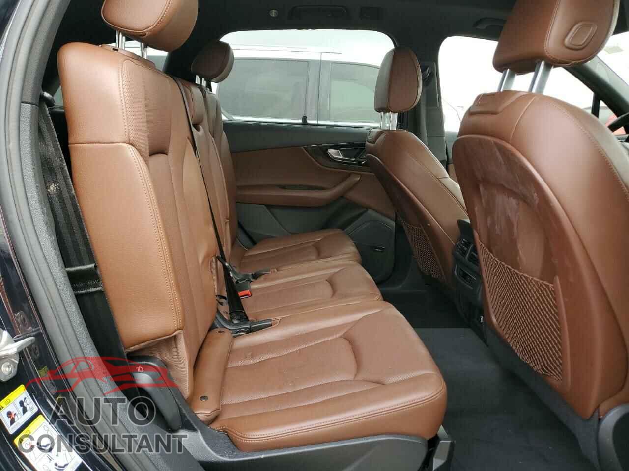 AUDI Q7 2018 - WA1LAAF7XJD018563