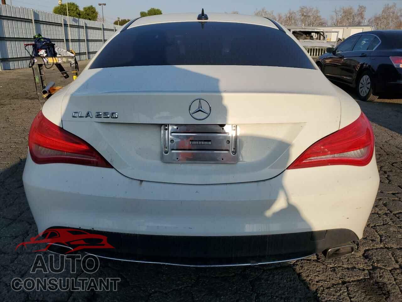 MERCEDES-BENZ CLA-CLASS 2015 - WDDSJ4EB2FN261008