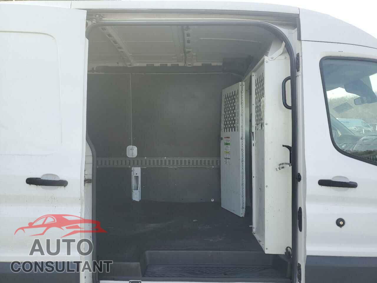 FORD TRANSIT 2018 - 1FTYE2CM1JKA07673
