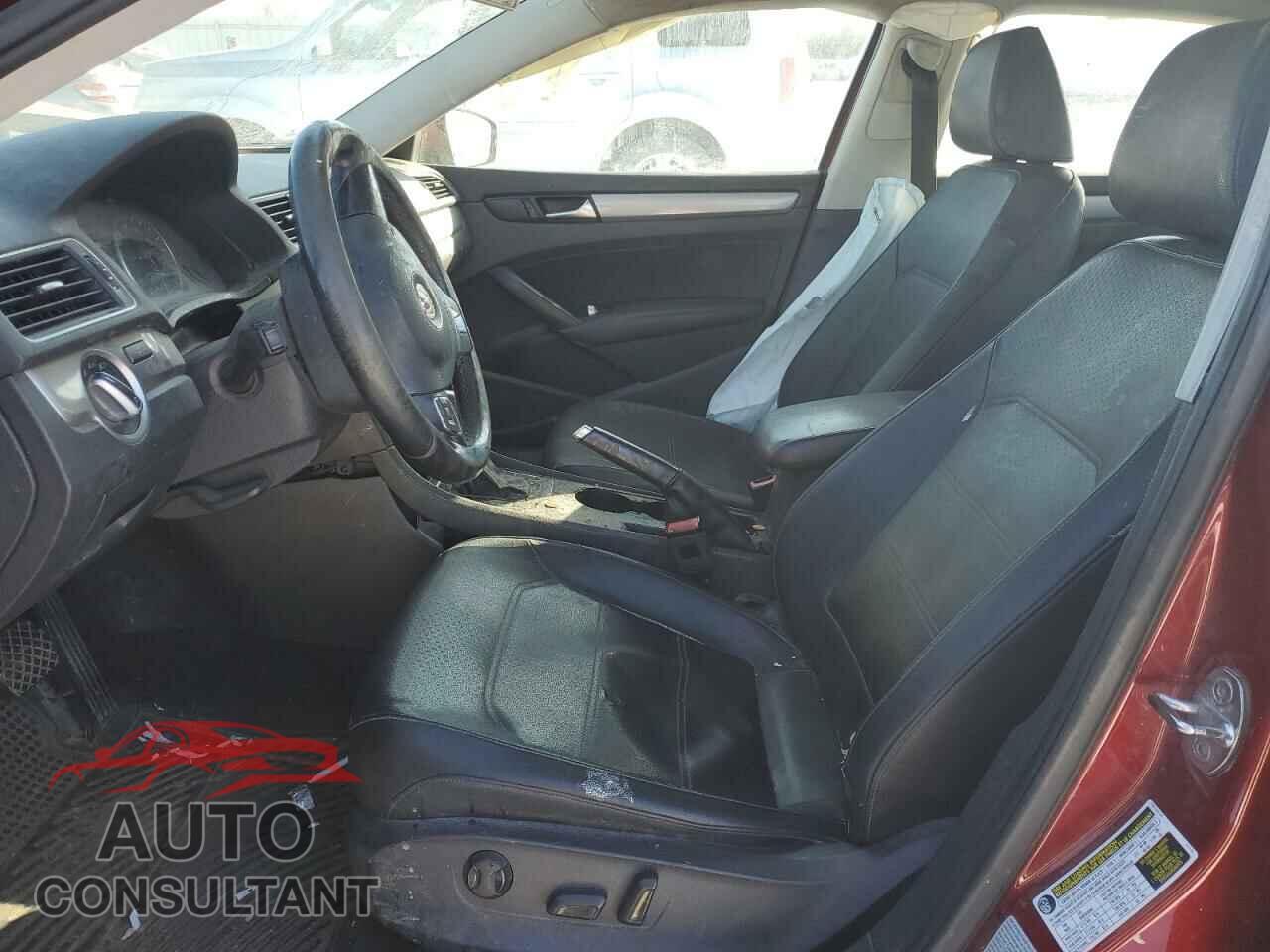 VOLKSWAGEN PASSAT 2015 - 1VWAT7A35FC014252