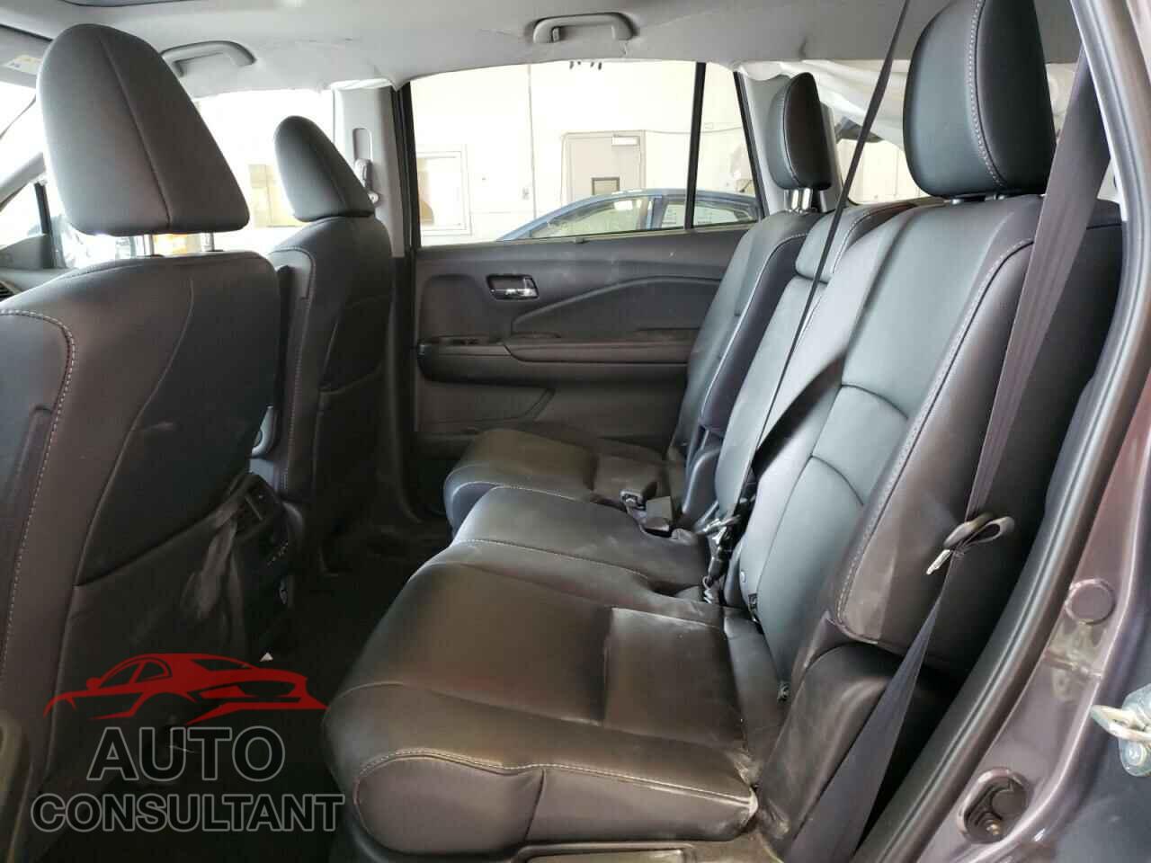 HONDA PILOT 2019 - 5FNYF6H58KB080690