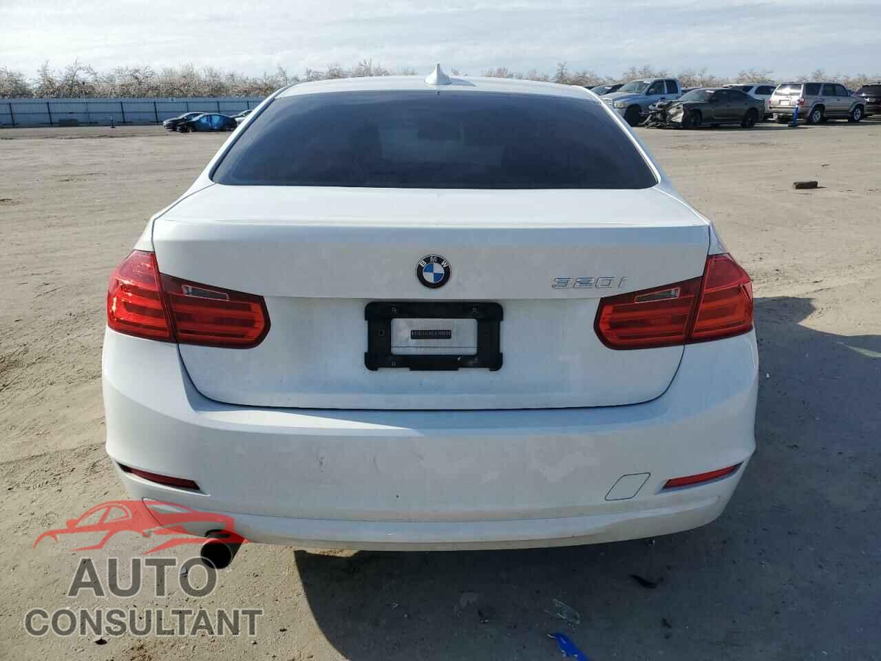 BMW 3 SERIES 2014 - WBA3B1G50ENN90819