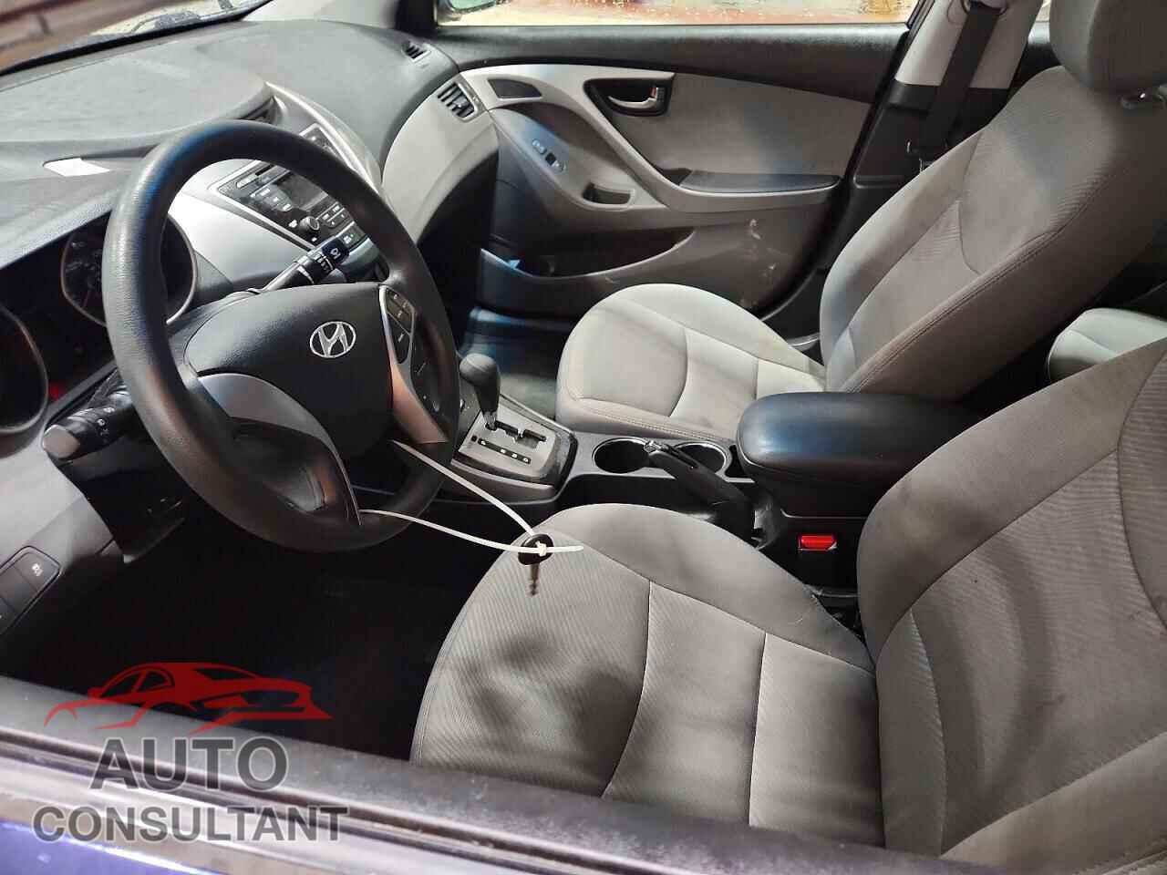 HYUNDAI ELANTRA 2013 - 5NPDH4AE4DH428268