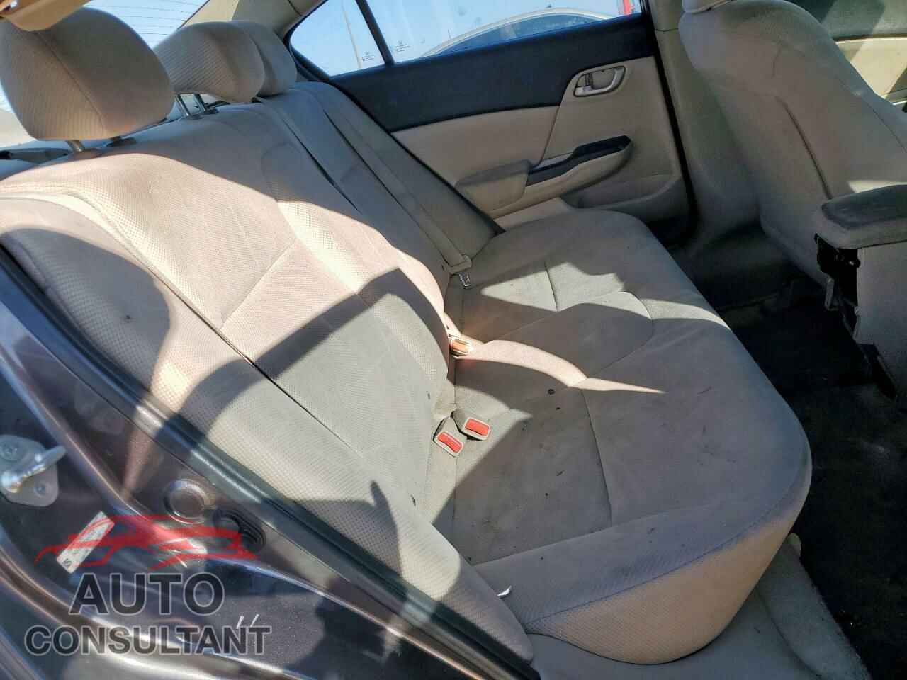HONDA CIVIC 2012 - 2HGFB2F52CH557612
