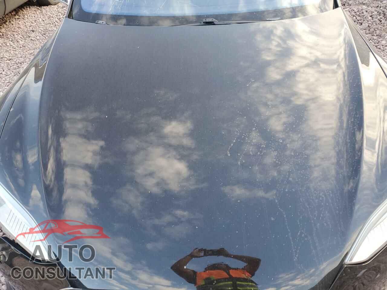 TESLA MODEL S 2015 - 5YJSA1E21FF111933