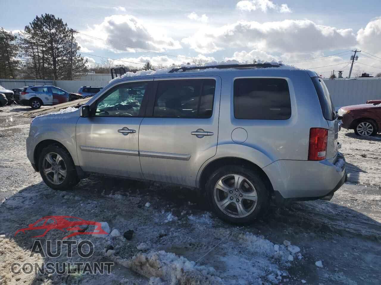 HONDA PILOT 2013 - 5FNYF4H52DB022789