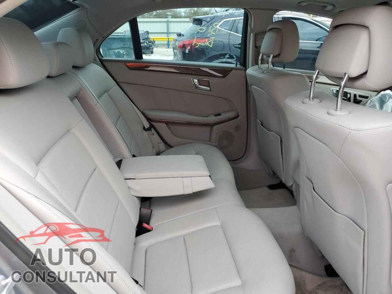 MERCEDES-BENZ E-CLASS 2010 - WDDHF5GB2AA208940