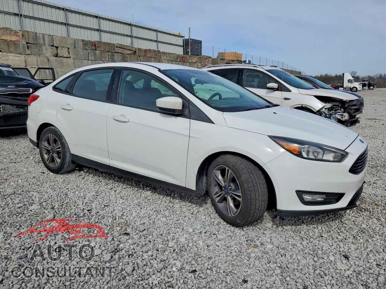 FORD FOCUS 2018 - 1FADP3F22JL215814