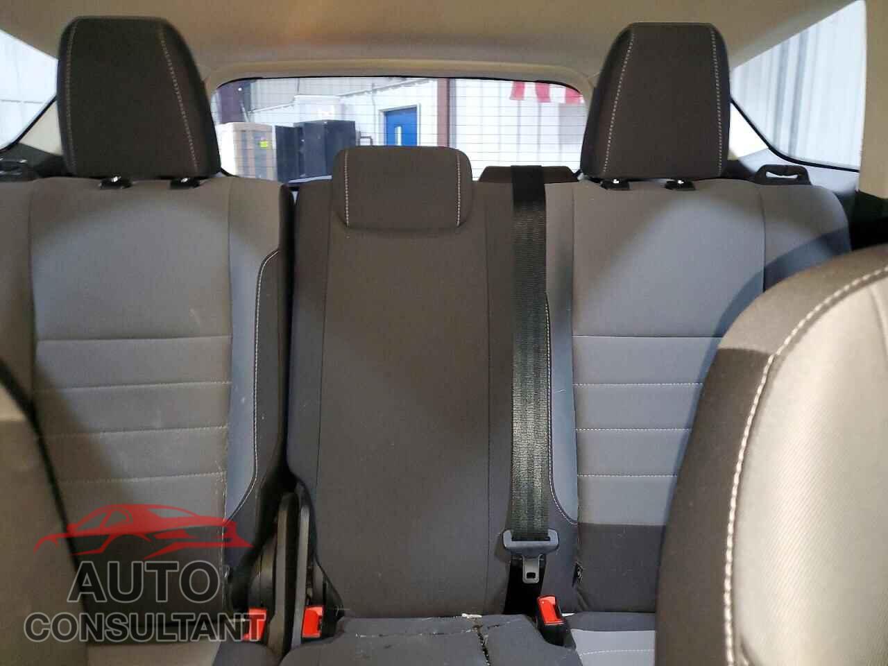 FORD ESCAPE 2017 - 1FMCU0F73HUE44804
