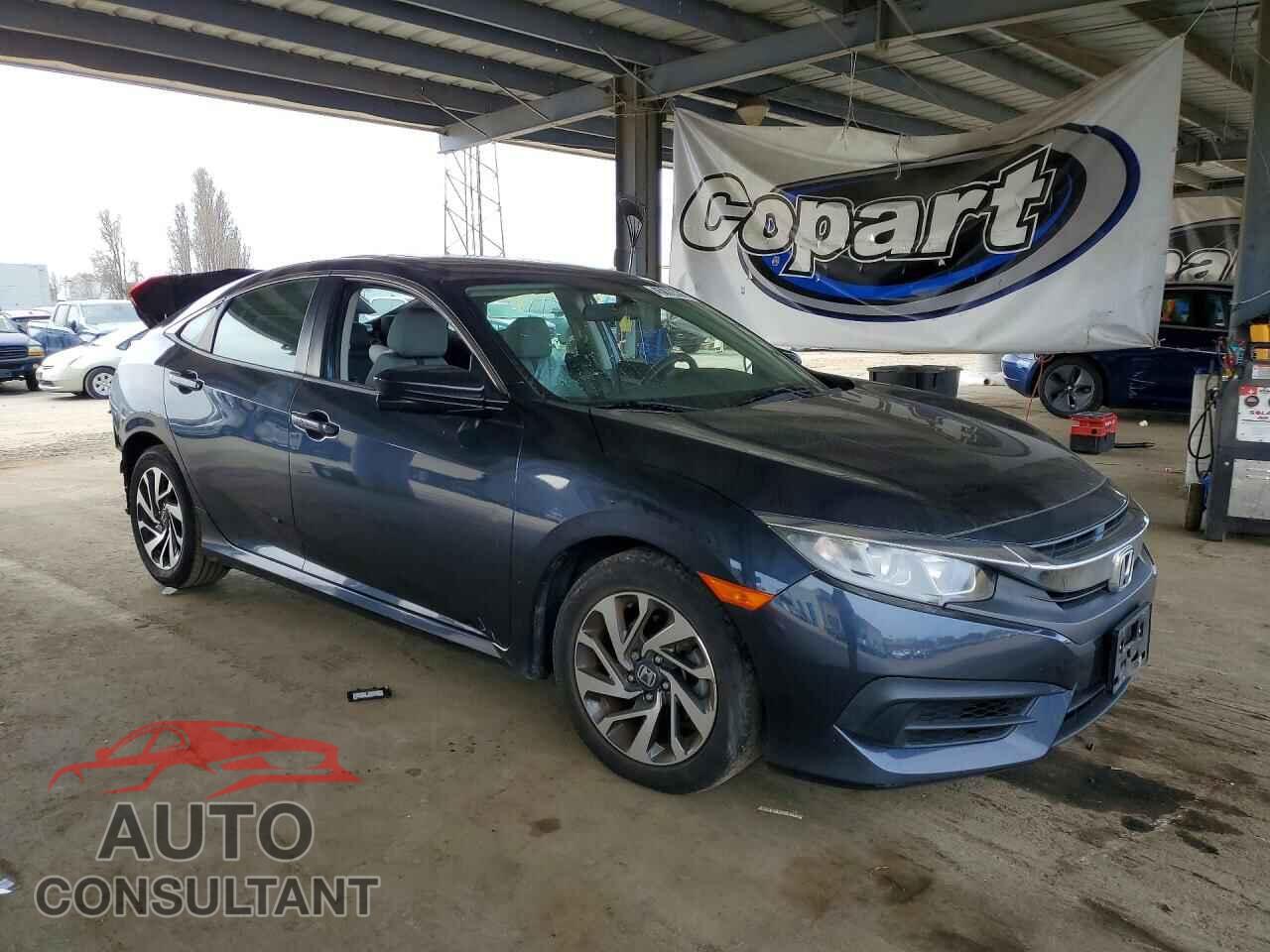HONDA CIVIC 2018 - 19XFC2F74JE200101