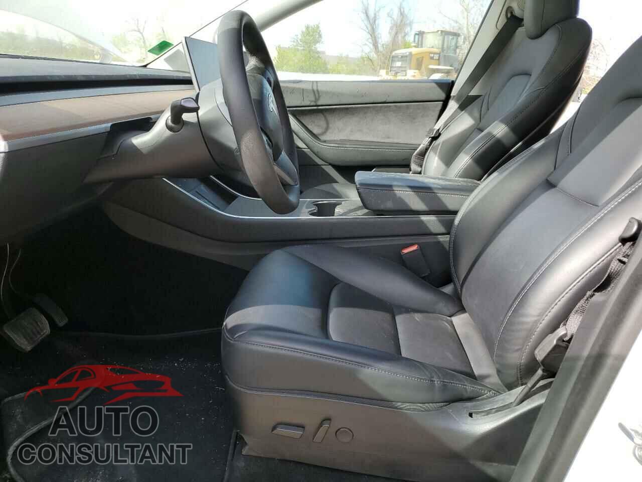 TESLA MODEL Y 2021 - 5YJYGDEE2MF060606