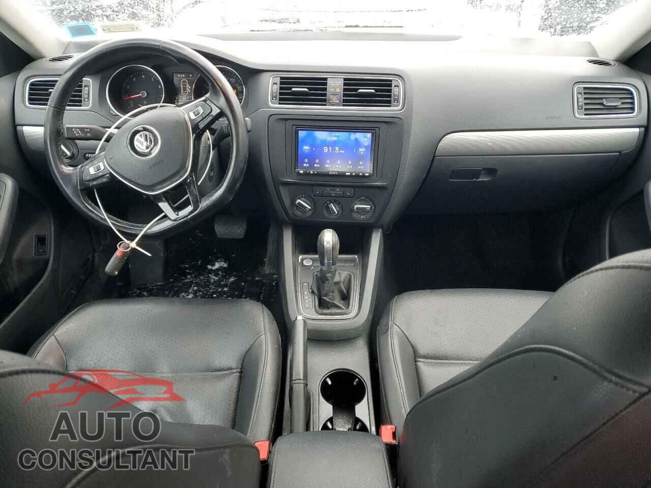 VOLKSWAGEN JETTA 2017 - 3VWDB7AJ3HM388813