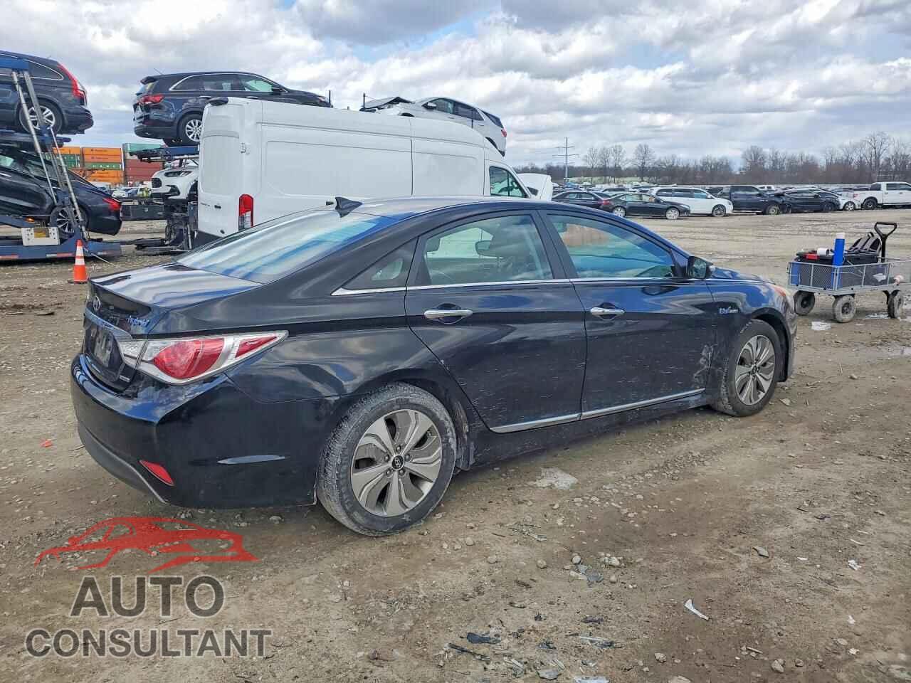 HYUNDAI SONATA 2013 - KMHEC4A45DA095947