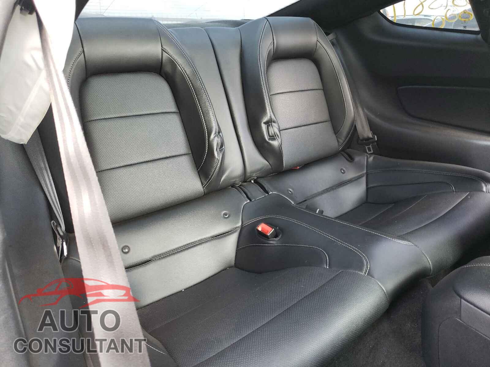 FORD MUSTANG 2018 - 1FA6P8TH0J5167829