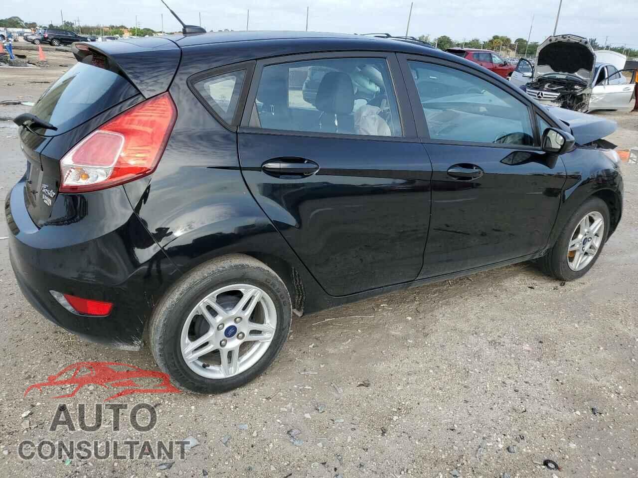 FORD FIESTA 2018 - 3FADP4EJ8JM108599