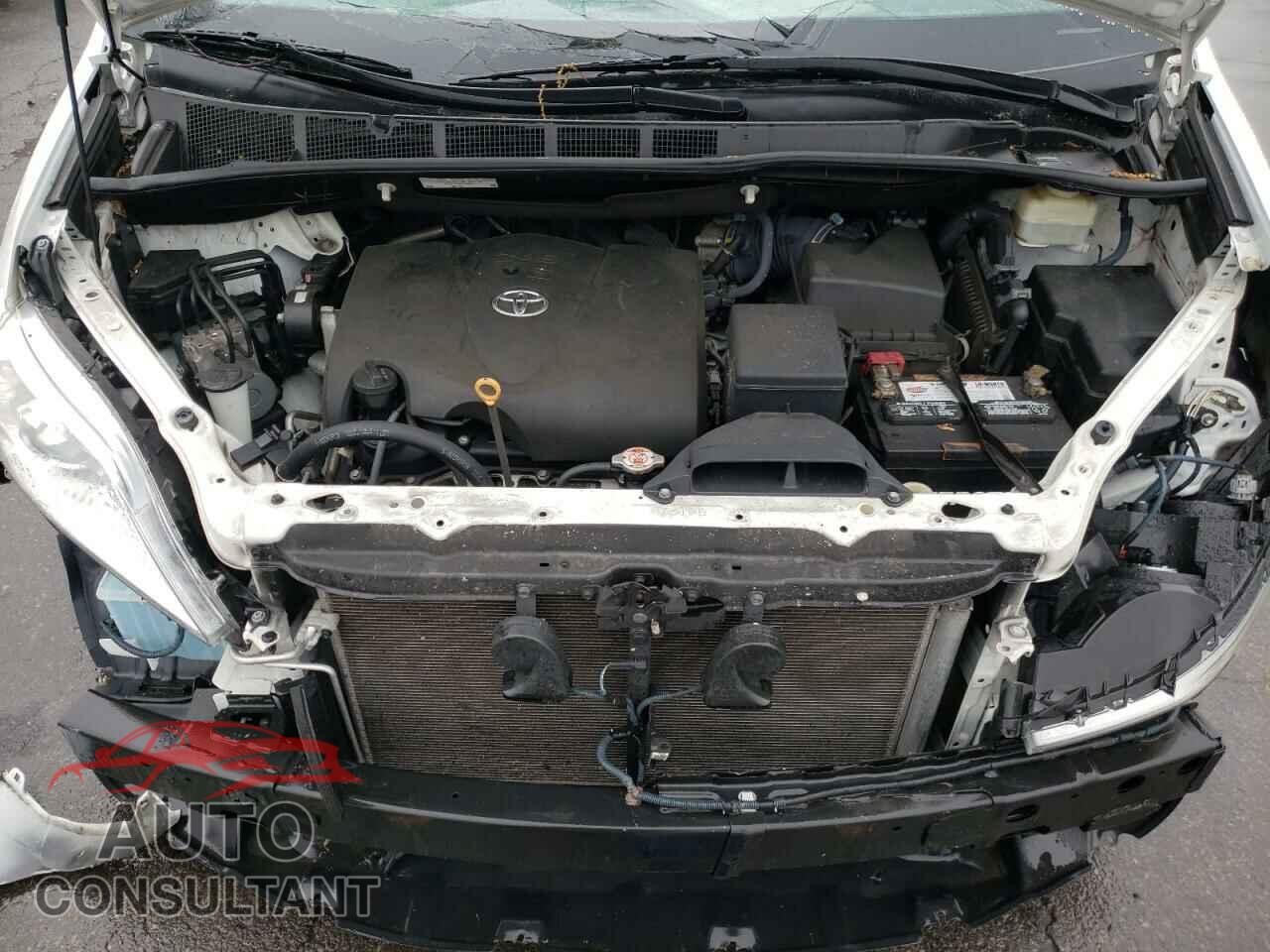 TOYOTA SIENNA 2017 - 5TDKZ3DC4HS804864