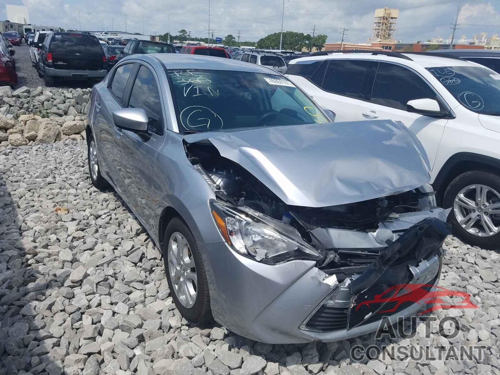 TOYOTA YARIS 2017 - 3MYDLBYV0HY185836