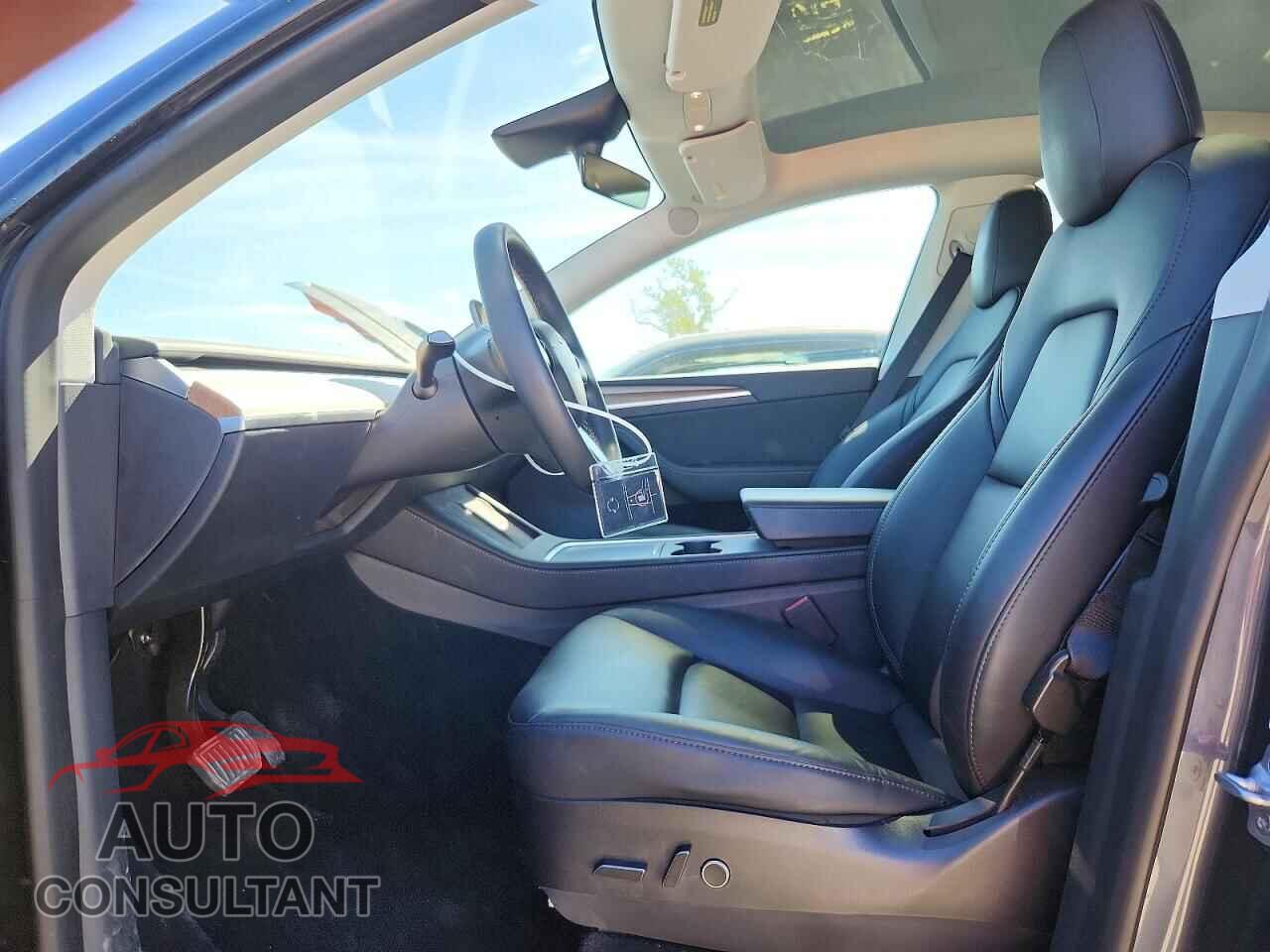 TESLA MODEL Y 2023 - 7SAYGDEE7PF632888