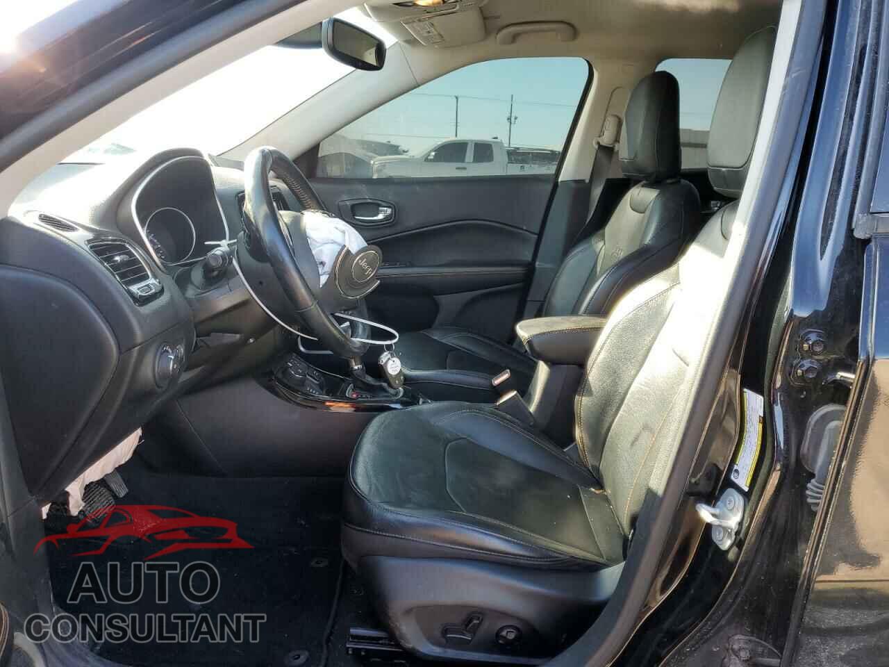 JEEP COMPASS 2020 - 3C4NJDCB4LT221275