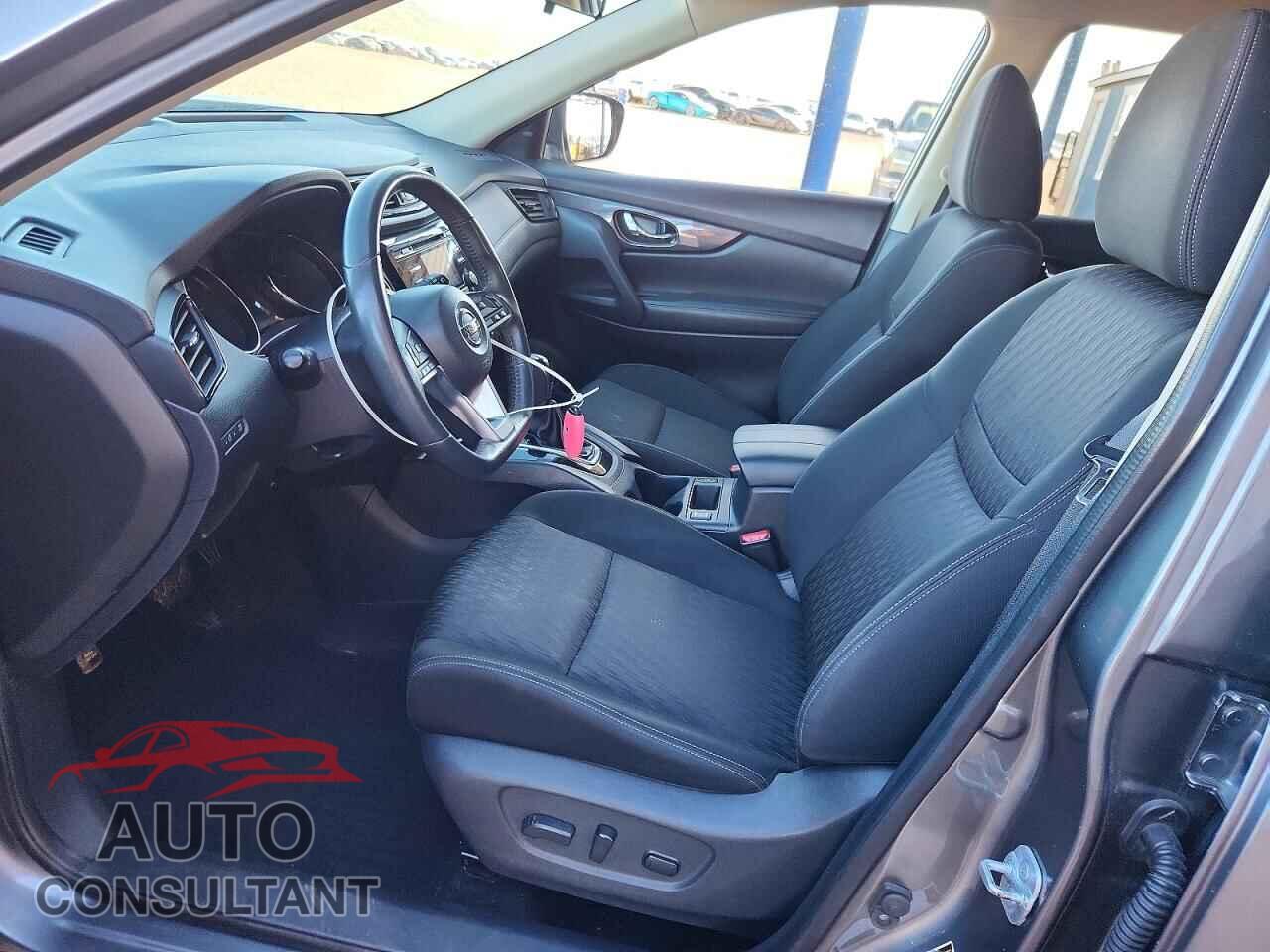 NISSAN ROGUE 2017 - KNMAT2MVXHP557420