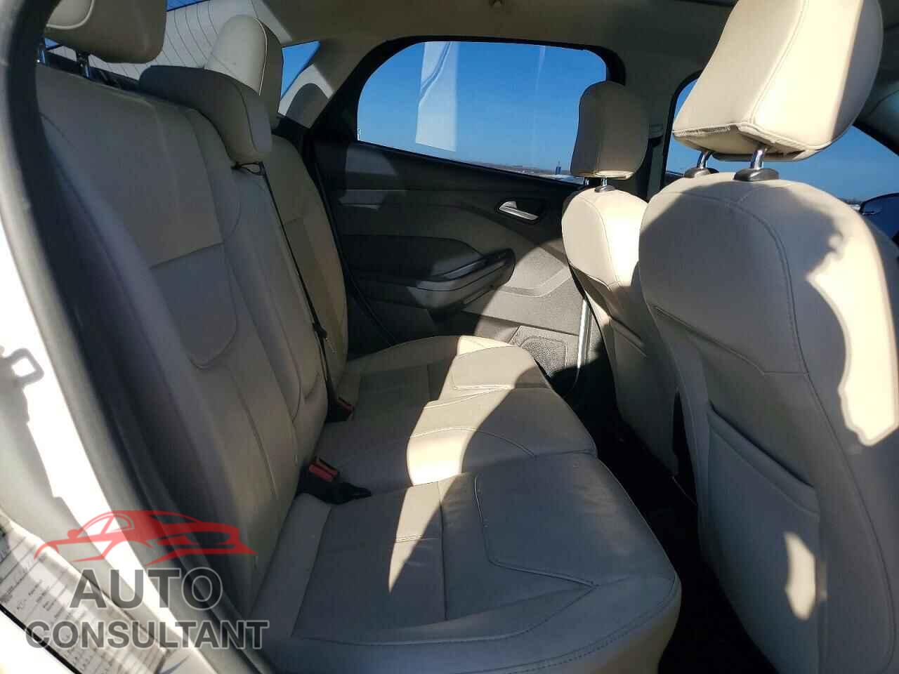 FORD FOCUS 2017 - 1FADP3J23HL264991