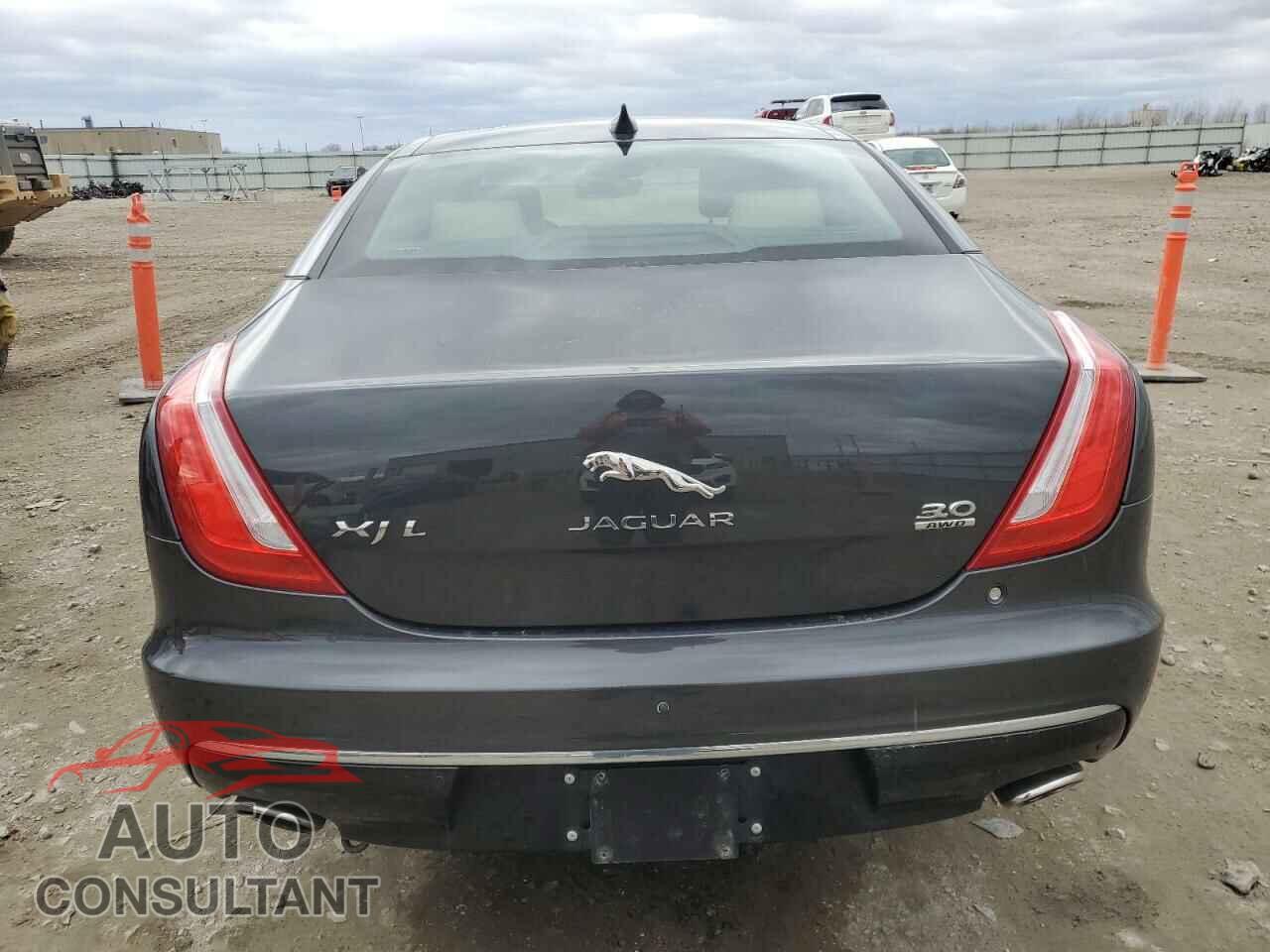 JAGUAR XJ 2018 - SAJWJ2GD9J8W15744