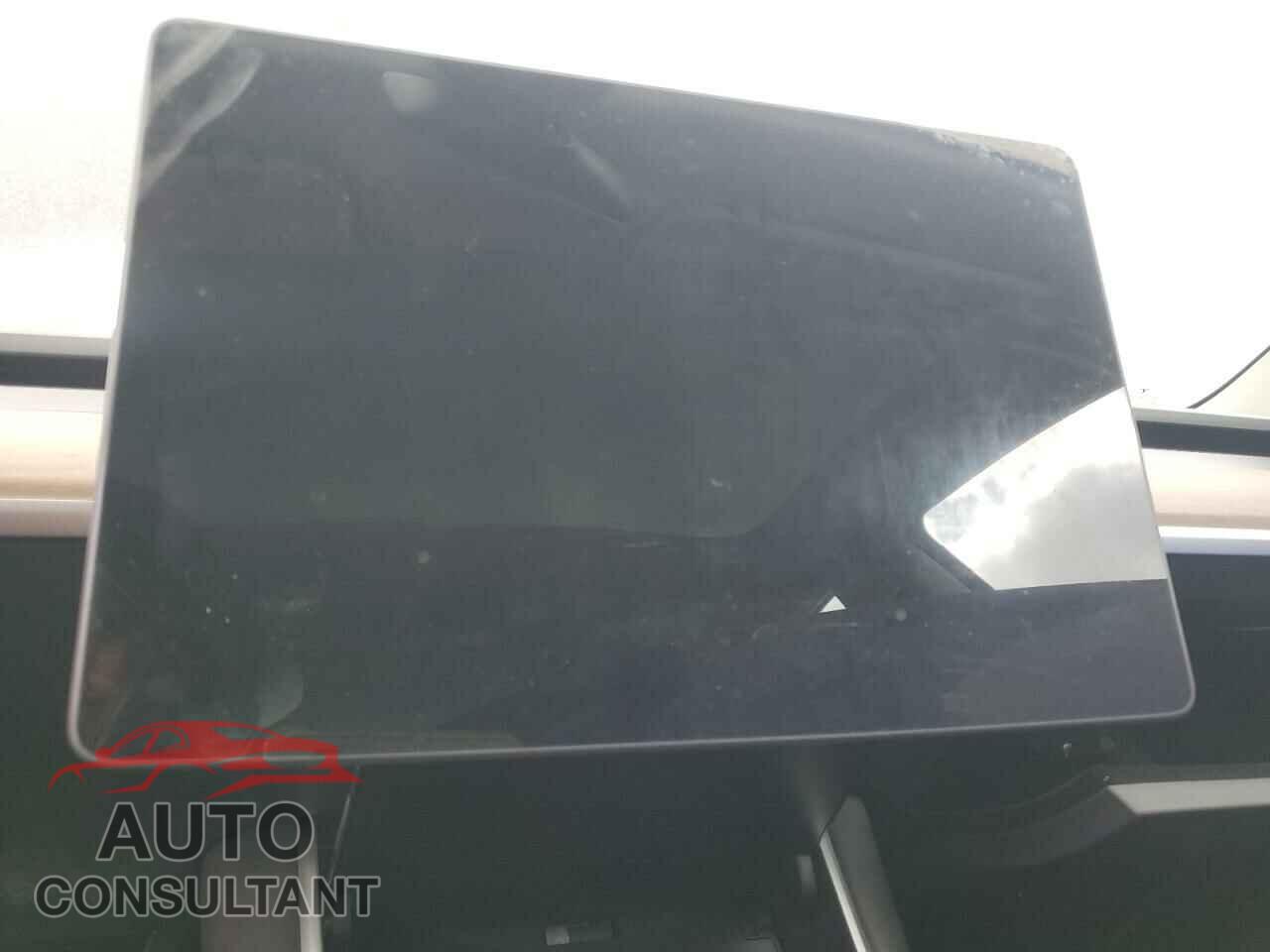 TESLA MODEL 3 2018 - 5YJ3E1EA1JF164379