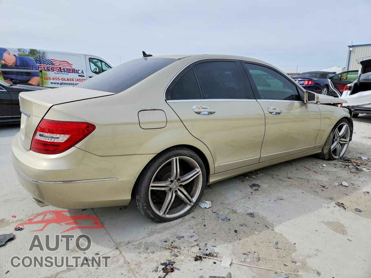 MERCEDES-BENZ C-CLASS 2012 - WDDGF8BB3CR224282