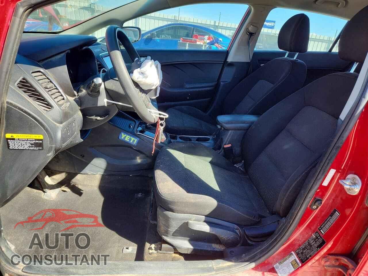 KIA FORTE5 2017 - KNAFK5A80H5681116
