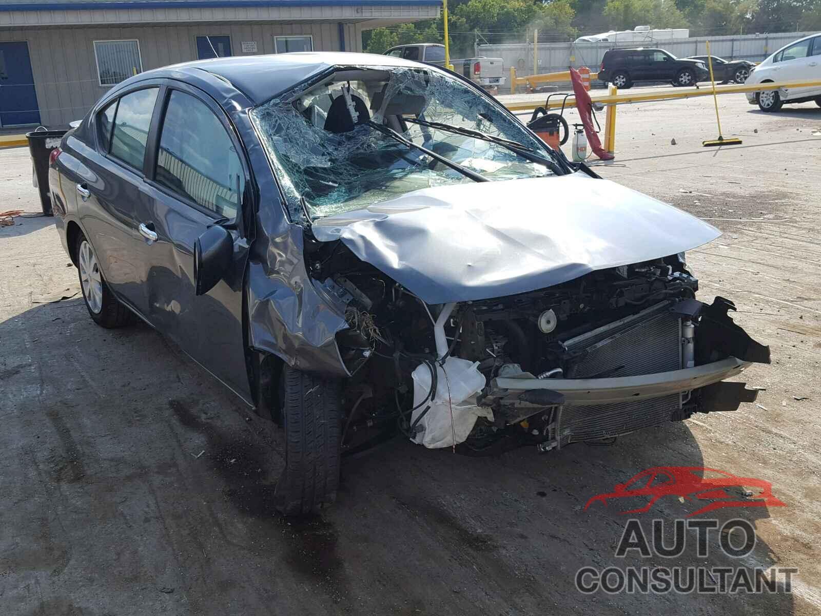 NISSAN VERSA 2018 - 3N1CN7AP7JL806704