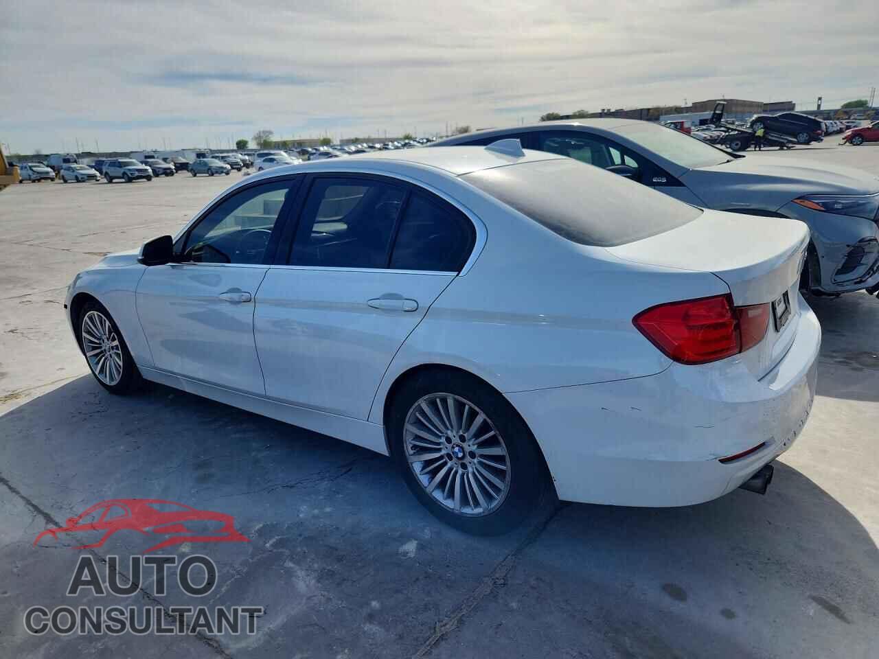 BMW 3 SERIES 2013 - WBA3A5C59DF359409